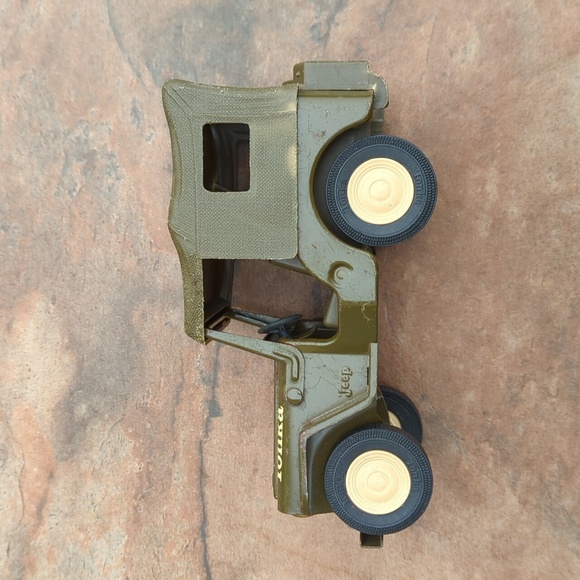 1965 Mini Tonka Pressed Steel No. 40 Jeep Commander - Picture 4 of 12